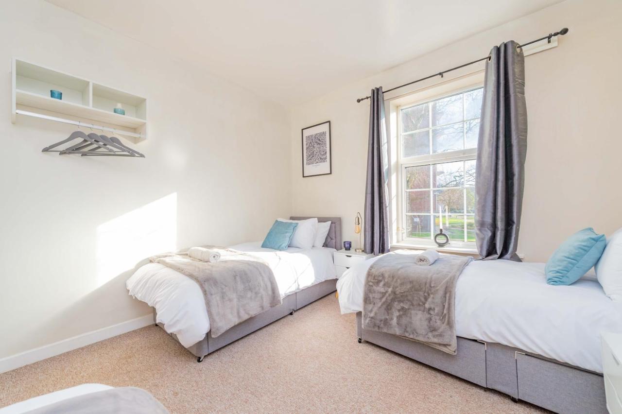 Central Townhouse Wolverhampton - Sleeps 8 - Ideal For Contractors & Families Leilighet Eksteriør bilde